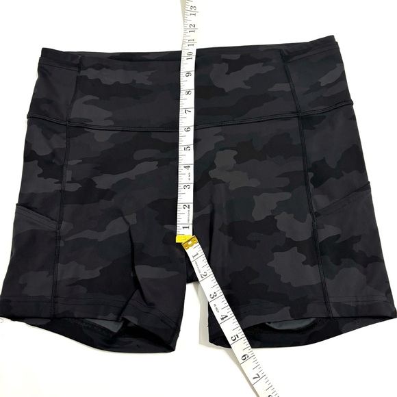 Lululemon Fast and Free High Rise Shorts Camo 5” - Picture 3 of 5